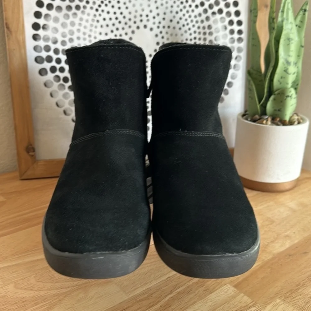 UGG Koolaburra Womens Shazi Short Suede Ankle Cold Weather Boots Size 7